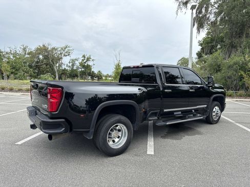 Used 2024 Chevrolet Silverado 3500 High Country w/ High Country Premium Package AWD/4WD image 3