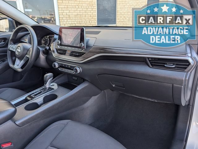 Used 2025 Nissan Altima 2.5 SV FWD image 21