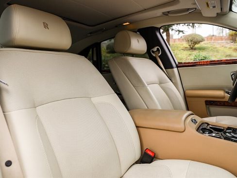 Used 2012 Rolls-Royce Ghost RWD image 42