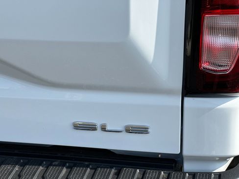 New 2026 GMC Sierra 1500 SLE image 25