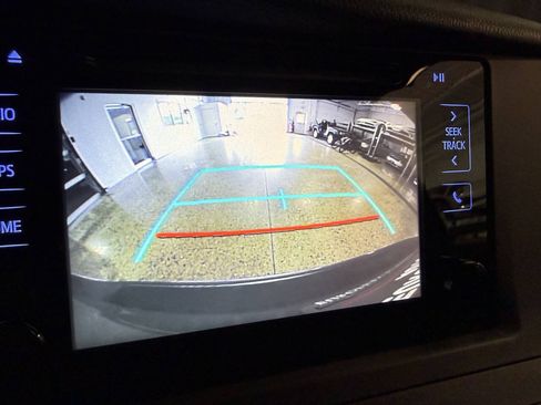 Used 2017 Toyota Sienna LE w/ Protection Package FWD image 28
