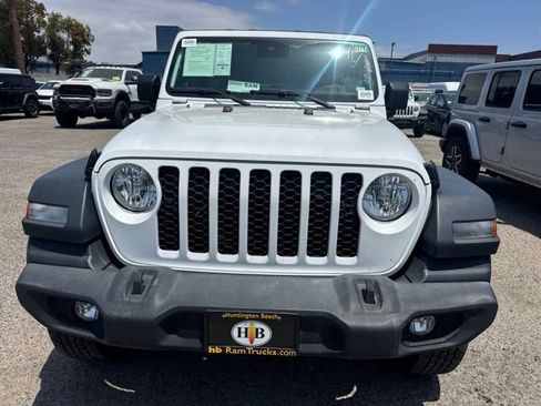 Used 2024 Jeep Wrangler Unlimited Sport AWD/4WD image 2