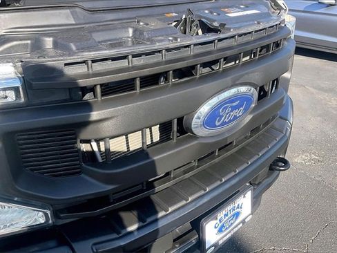 Certified 2022 Ford F250 XL w/ Power Equipment Group image 27