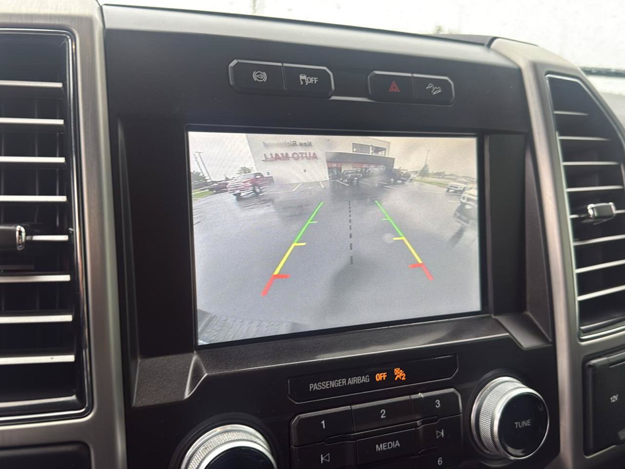 Used 2019 Ford F250 Platinum w/ FX4 Off-Road Package AWD/4WD image 23