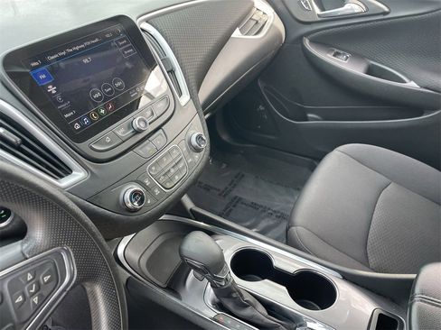 Used 2023 Chevrolet Malibu LT image 24