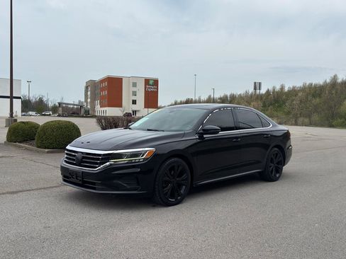 Used 2021 Volkswagen Passat 2.0T SE image 8