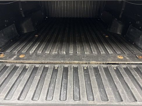 Used 2015 Toyota Tacoma Base image 12