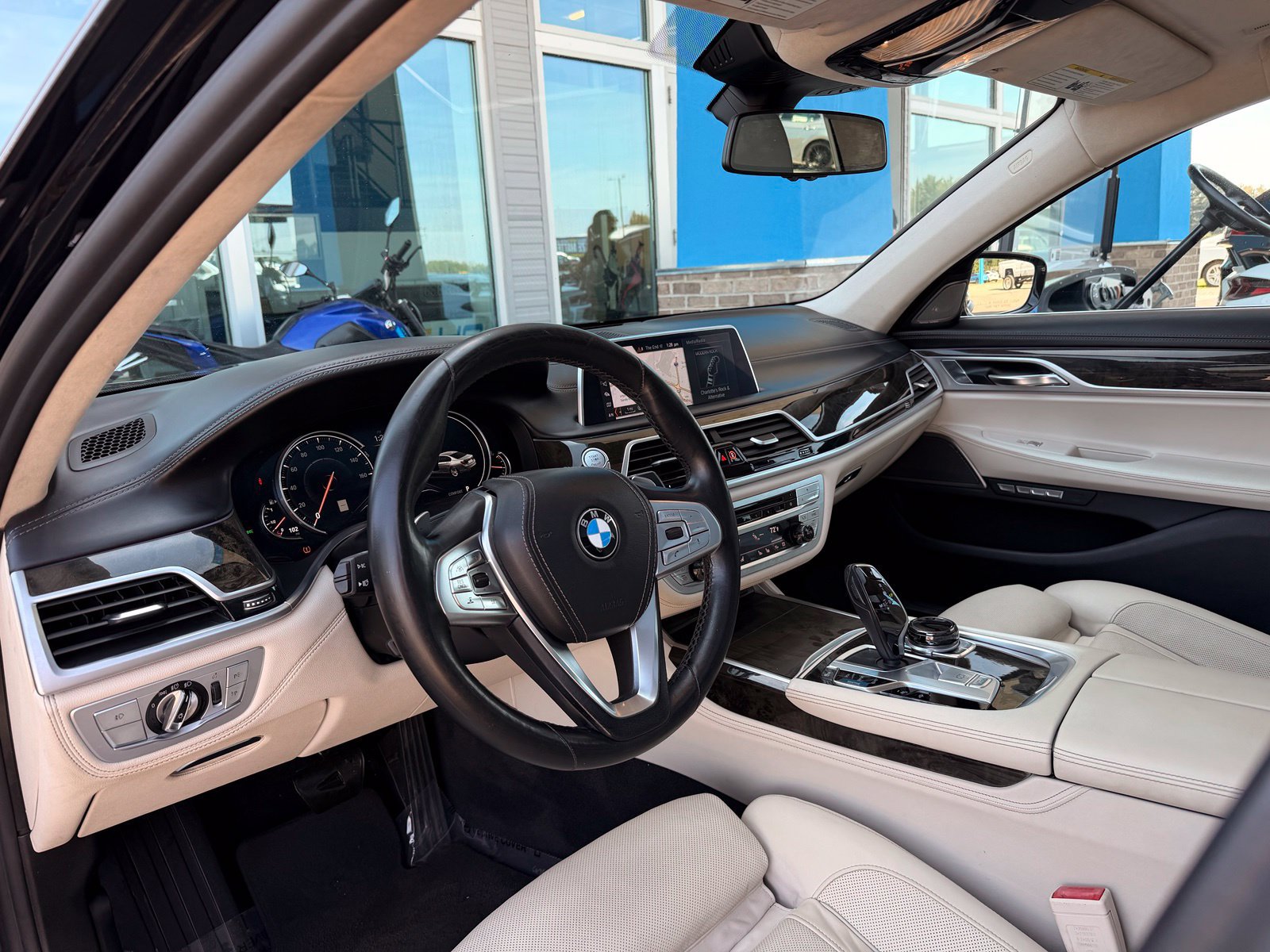 Used 2018 BMW 750i xDrive AWD/4WD image 19