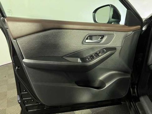 Certified 2022 Nissan Rogue SV image 21