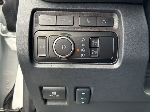 Used 2024 Ford F250 Platinum image 12