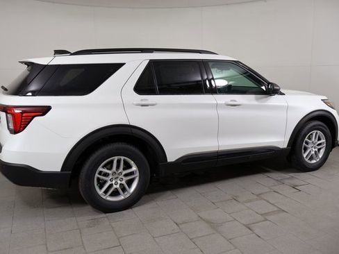 New 2026 Ford Explorer Active w/ Active Comfort Package image 4