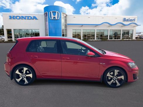 Used 2017 Volkswagen GTI SE FWD image 6