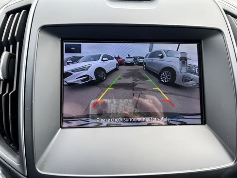 Used 2020 Ford Edge SE image 10