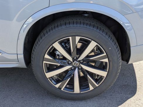 New 2026 Volvo XC90 B6 Core image 16