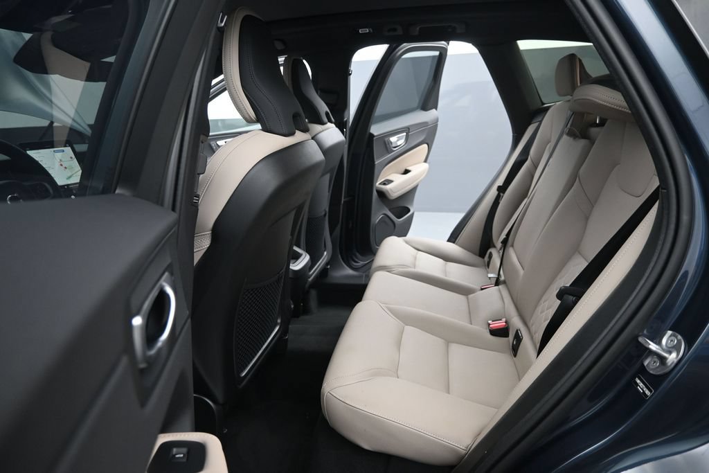 Certified 2026 Volvo XC60 B5 Plus AWD/4WD image 20