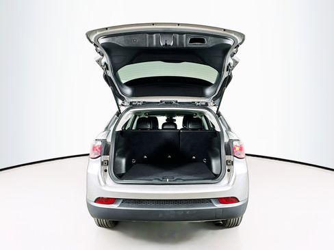 Used 2022 Jeep Compass Limited image 28