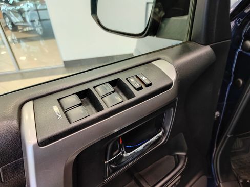 Used 2021 Toyota 4Runner Limited AWD/4WD image 10