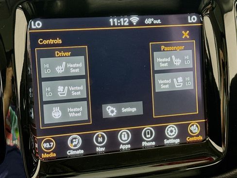 Used 2021 Jeep Compass Limited w/ Sun and Sound Group AWD/4WD image 5