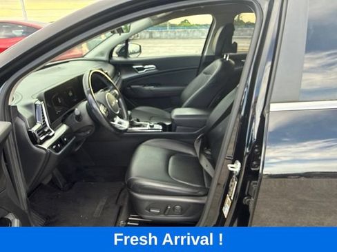 Used 2023 Kia Sportage EX FWD image 2
