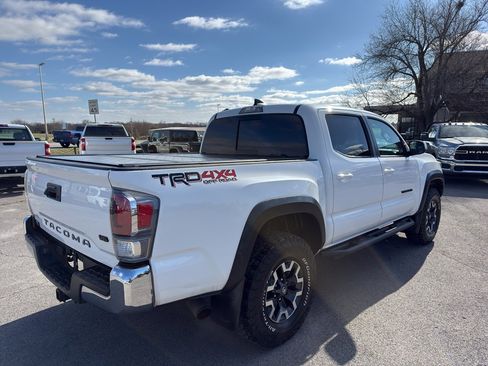 Used 2022 Toyota Tacoma TRD Off-Road image 5