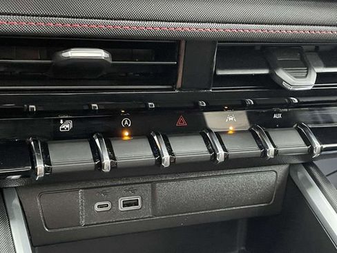 Used 2023 Chevrolet Colorado Z71 w/ Z71 Convenience Package 2 image 30