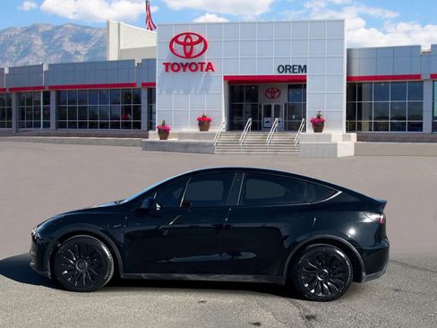 Used 2021 Tesla Model Y Long Range image 6