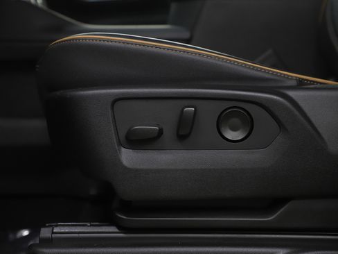 Used 2023 GMC Yukon XL AT4 w/ AT4 Premium Package image 26