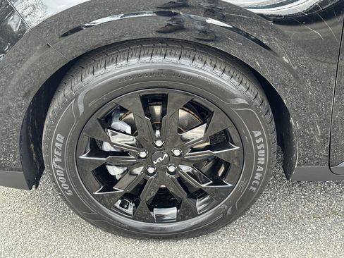 Certified 2024 Kia Carnival SX Prestige image 11