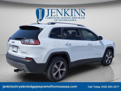 Used 2019 Jeep Cherokee Limited w/ Technology Group FWD image 4