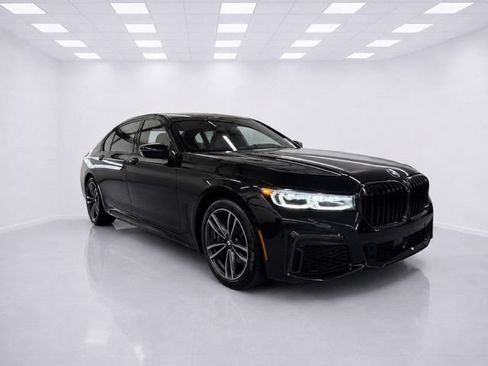 Used 2022 BMW 750i xDrive w/ Executive Package AWD/4WD image 11