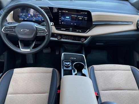 Used 2026 Chevrolet Equinox ACTIV image 16