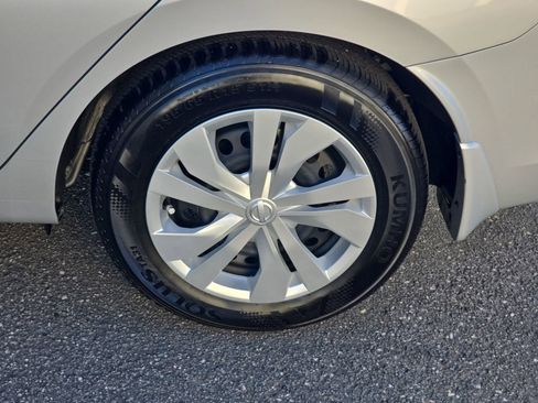 Used 2025 Nissan Versa S image 35