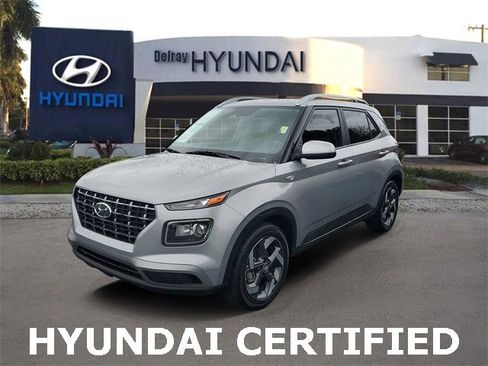 Certified 2025 Hyundai Venue SEL image 3