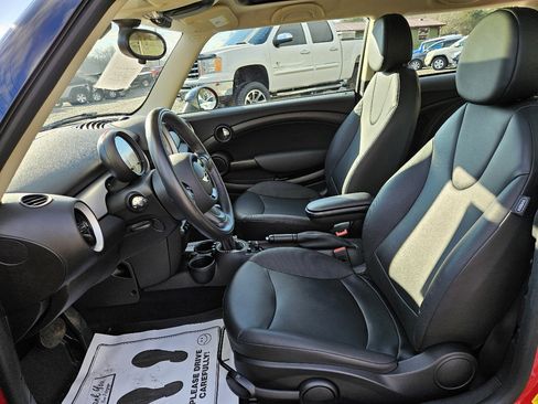Used 2013 MINI Cooper Hardtop image 9