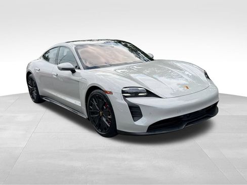Used 2022 Porsche Taycan GTS AWD/4WD image 4