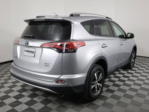 Used 2016 Toyota RAV4 XLE image 2