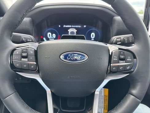 Used 2026 Ford Explorer Platinum w/ LUX Leather Package AWD/4WD image 24