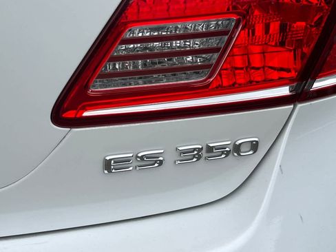 Used 2011 Lexus ES 350 FWD image 21