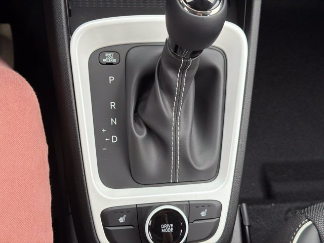 New 2026 Hyundai Venue SEL FWD image 23