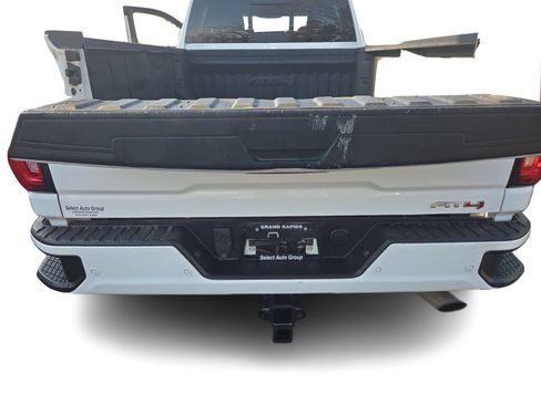 Used 2020 GMC Sierra 2500 AT4 w/ Technology Package image 13