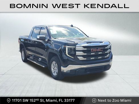 Used 2023 GMC Sierra 1500 SLE image 1
