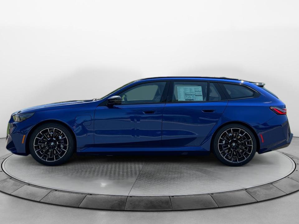 New 2027 BMW M5 Touring AWD/4WD image 4
