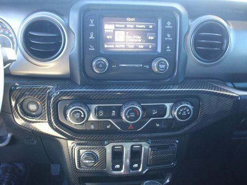 Used 2020 Jeep Wrangler Sport AWD/4WD image 21
