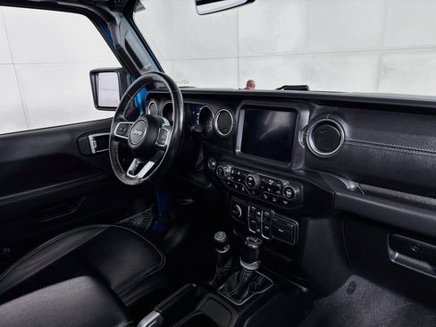 Used 2020 Jeep Wrangler Unlimited Sahara AWD/4WD image 29