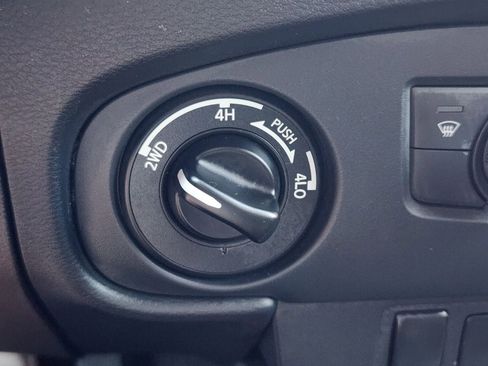 Used 2024 Nissan Frontier PRO-4X w/ Off-Road Protection Package image 24