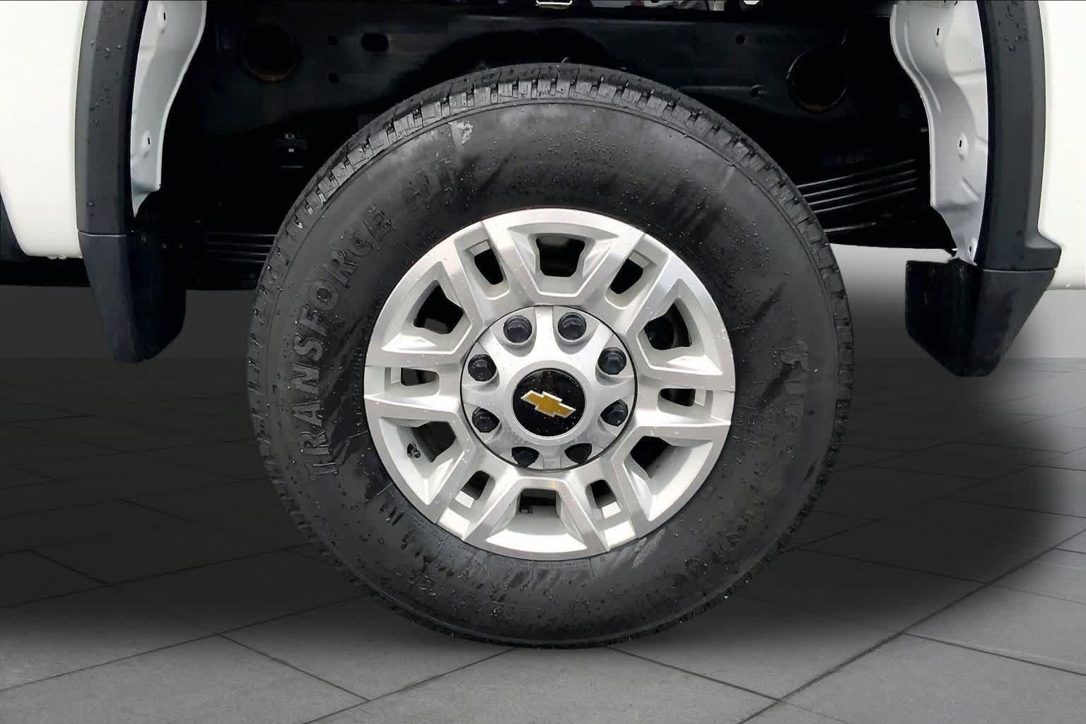 Used 2025 Chevrolet Silverado 2500 LT w/ Convenience Package AWD/4WD image 20