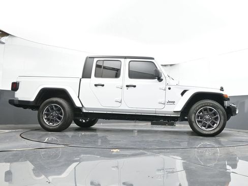 Used 2023 Jeep Gladiator Overland image 50