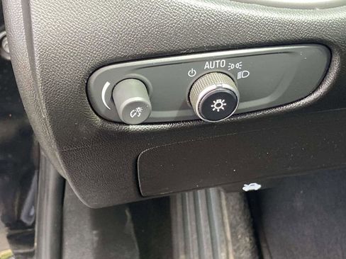 Used 2025 Chevrolet Malibu LT FWD image 19