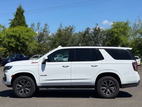 Used 2021 Chevrolet Tahoe Z71 w/ Luxury Package AWD/4WD image 2