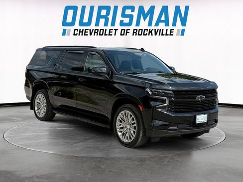 Used 2023 Chevrolet Suburban RST w/ Luxury Package AWD/4WD image 1
